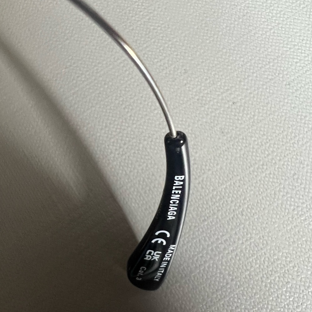 Balenciaga Wire Cat Sunglasses in black! Original box, barely worn! - Picture 4 of 6